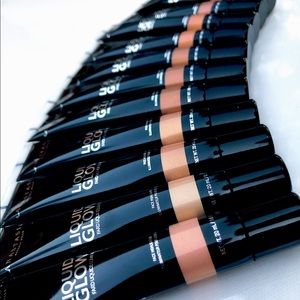 Anastasia Beverly Hills liquid glow highlight